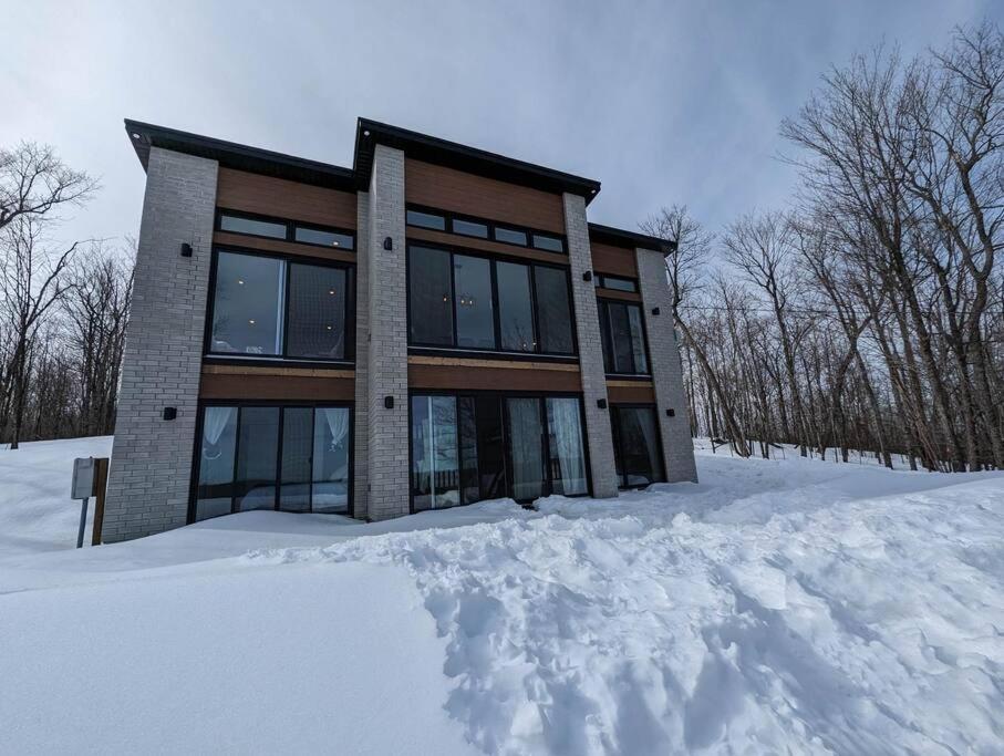 La Vue - Mountain Top Cottage Notre-Dame-de-la-Salette Exterior photo